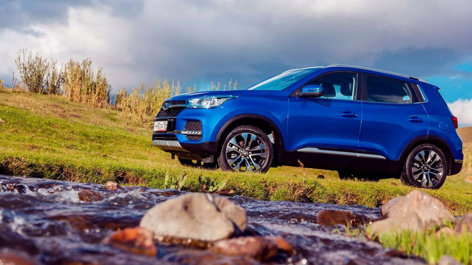 Тигго 4 видео обзор. Кроссовер чери тигго 4. chery tiggo 4 синий 2025. tiggo 4 pro. тигго 4 2015.