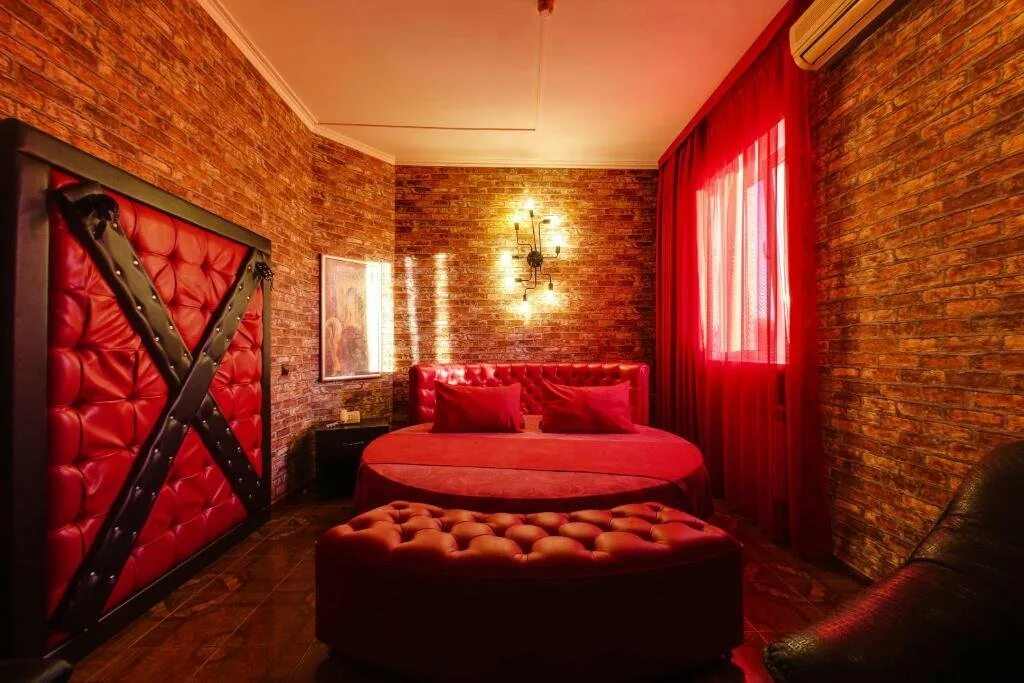 Красная комната 8. Вилла мартон краснодар. мартон краснодар crazy room. красная комната краснодар мартон. мартон красная комната волгоград.