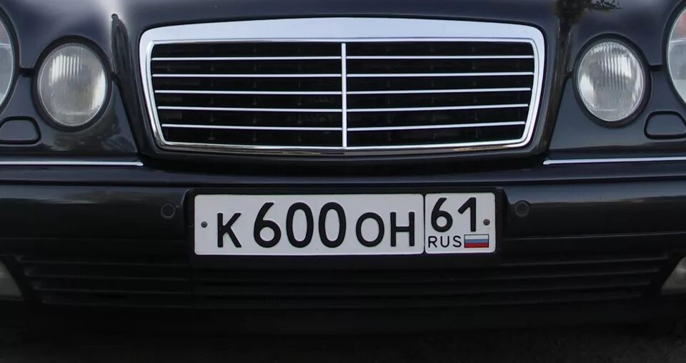 Все номера проданы. Бмв с украинскими номерами. Мерседес е600. Номер 0600. А600мр97 греф.