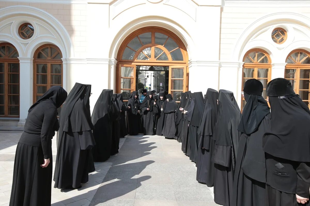 троице сканов монастырь игумения тавифа. игумения софия шамордино. ново-тихвинский женский монастырь иконы. женский монастырь в ульяновске в комаровке. работа в женском монастыре.