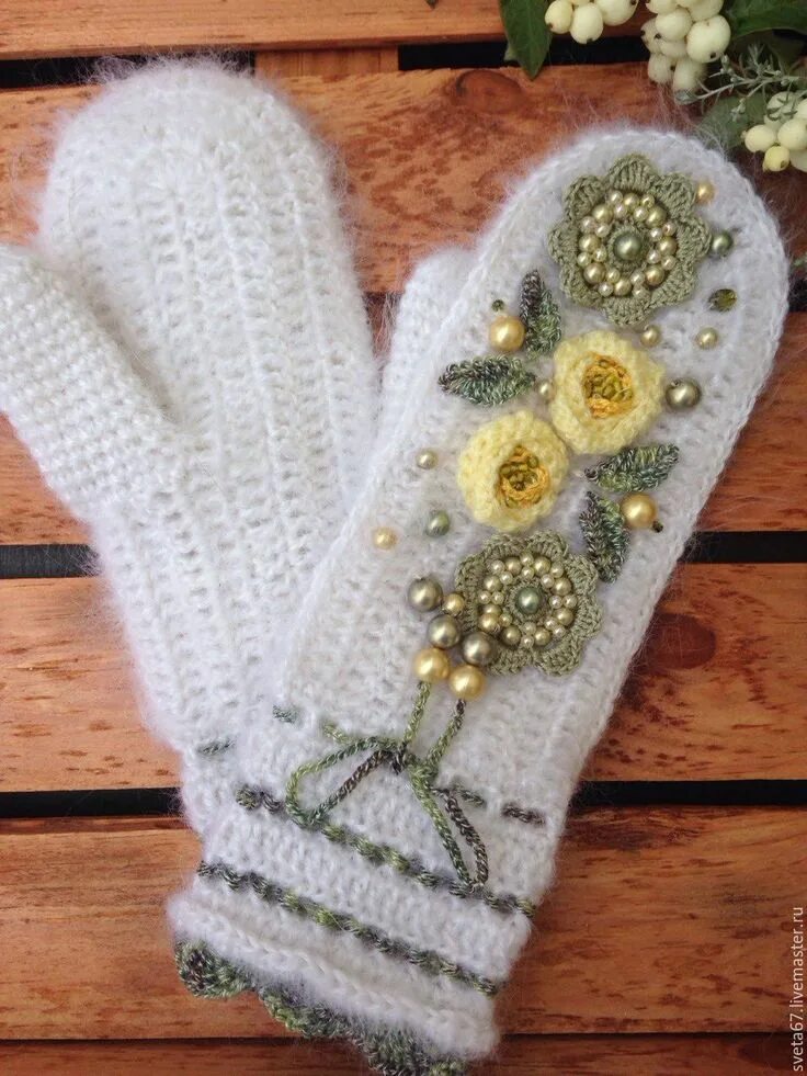 Вязаные рукавички крючком. Вязаные варежки. красивые вязаные варежки. оригинальные варежки спицами. варежки крючком.