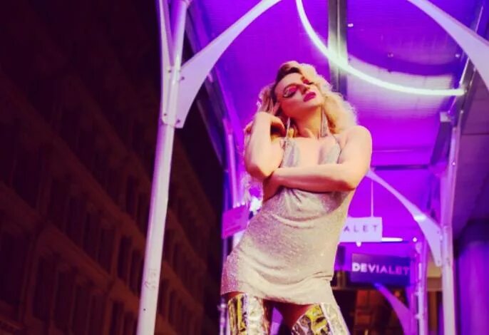 Певица оскар. Певица scarlett la queen. scarlett la queen оскар.