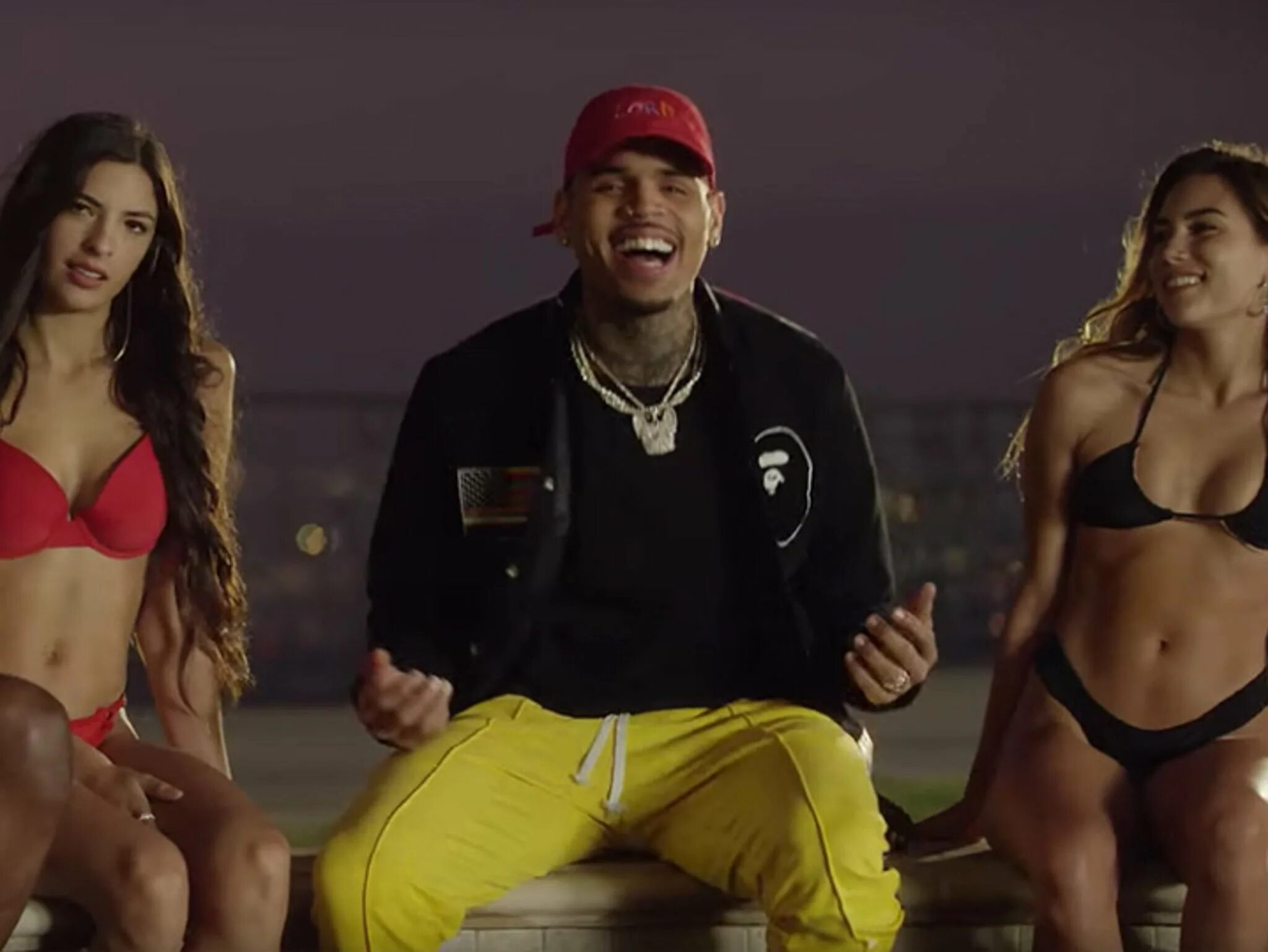 Девушки из клипа Freaky Friday. Forever Chris Brown девушка из клипа. Девушка из клипа provide Chris Brown.