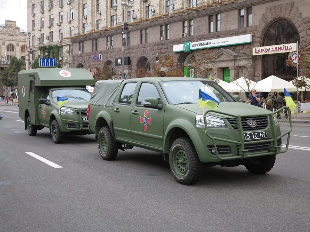 Пикапы украина. Военный пикап. Украинский военный джип. Пикапы в Российской армии. Военные Пикапы Украины.