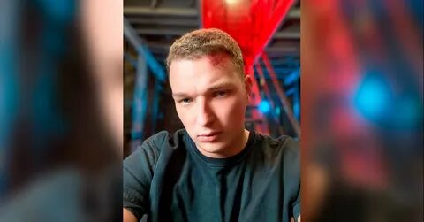 Бьют блоггер