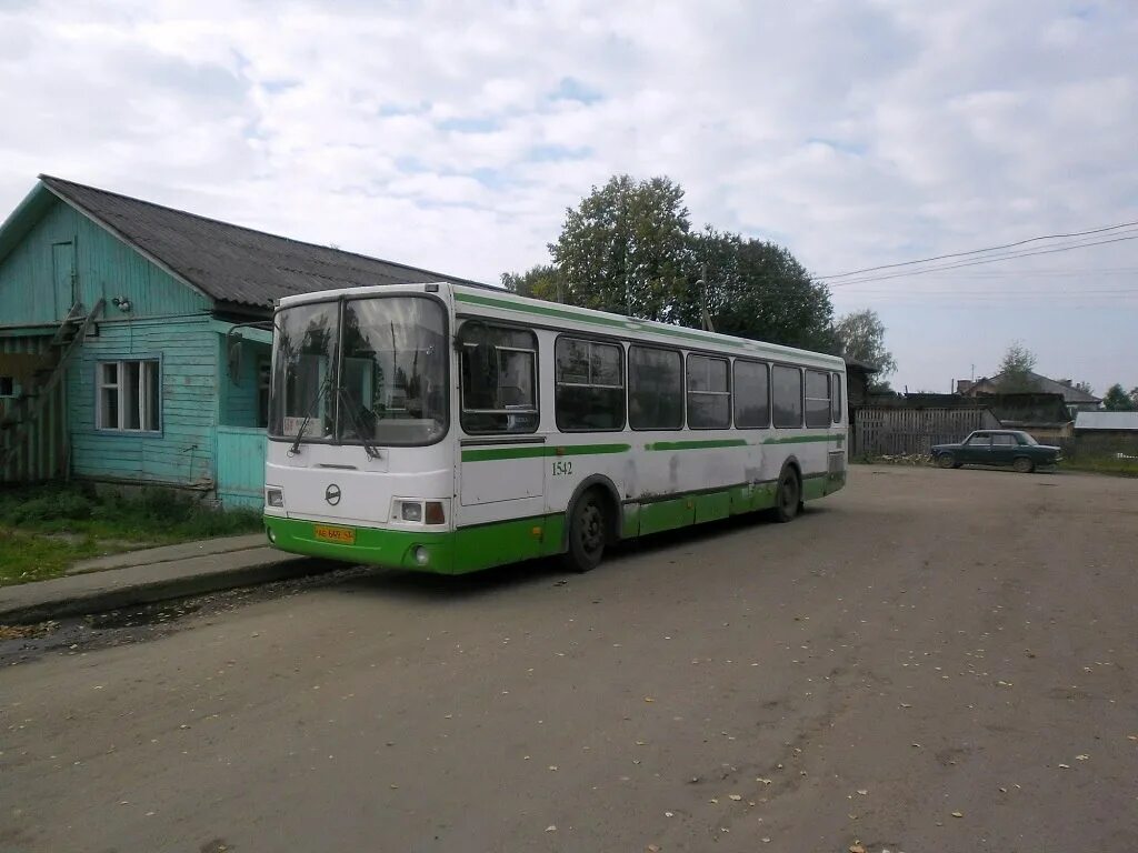 Когда приедет автобус киров. Кировский автобус. Автобусы Киров. Маршрут 138 Киров. Г Киров автобус.