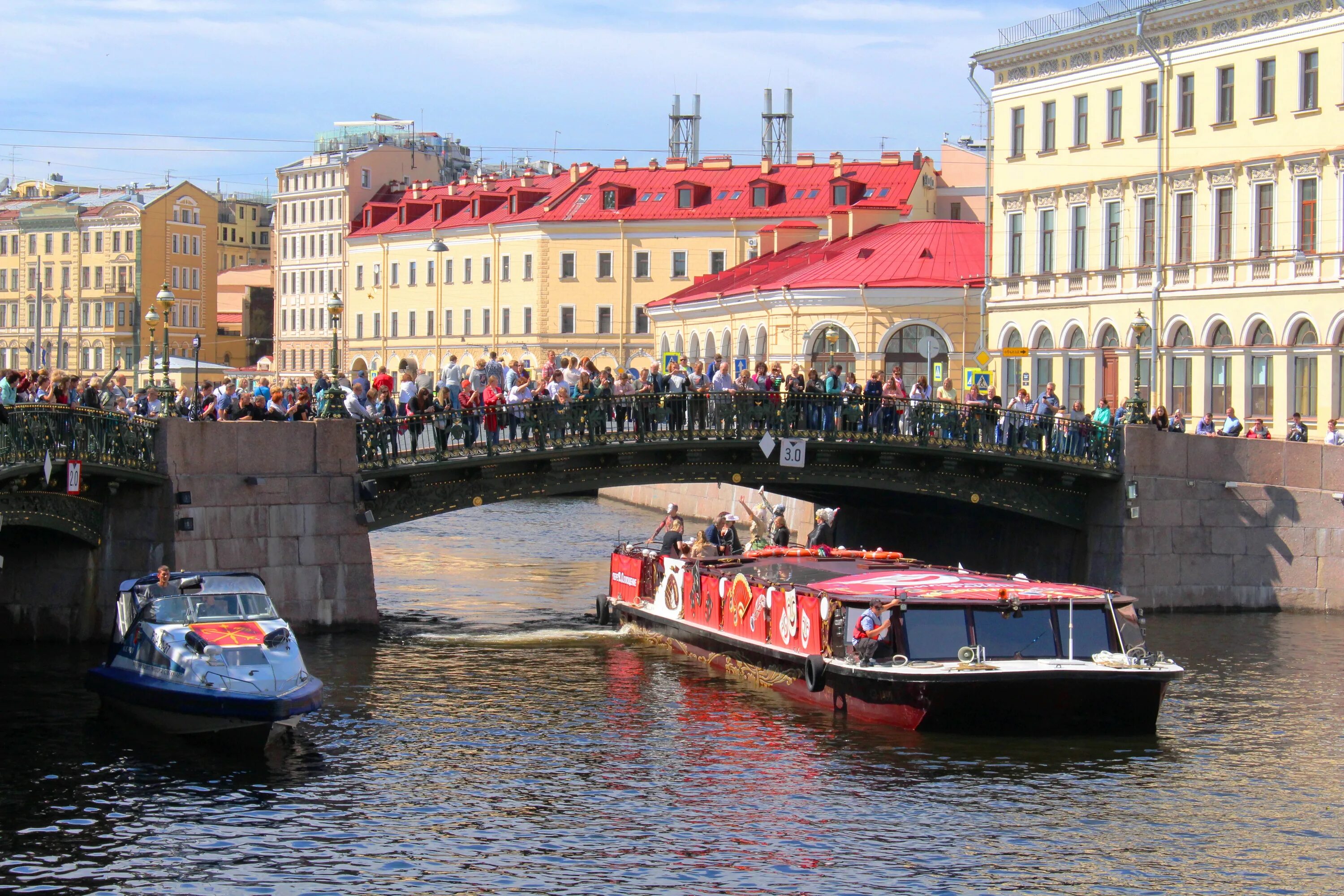 Туристы на экскурсии спб. Пешие экскурсии по санкт-петербургу. Групповые экскурсии в петербурге. Групповые экскурсии в петербурге. Групповые экскурсии в петербурге.