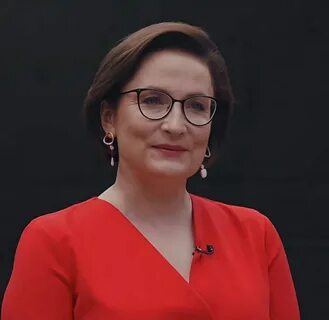 Сколько лет лауре альбертовне