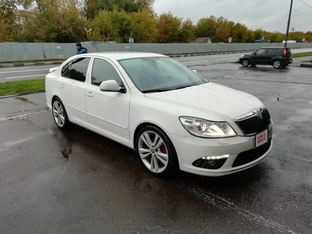 Skoda Octavia a5 RS белая. Куплю шкоду октавию а5 бу