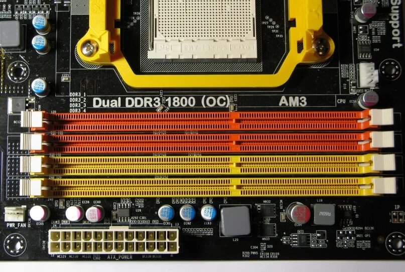 3 слота оперативной памяти. Двухканальный режим ddr3 SODIMM. Двухканальный режим оперативной памяти ddr3. Слот памяти ddr3. 2 Канальный режим оперативной памяти.