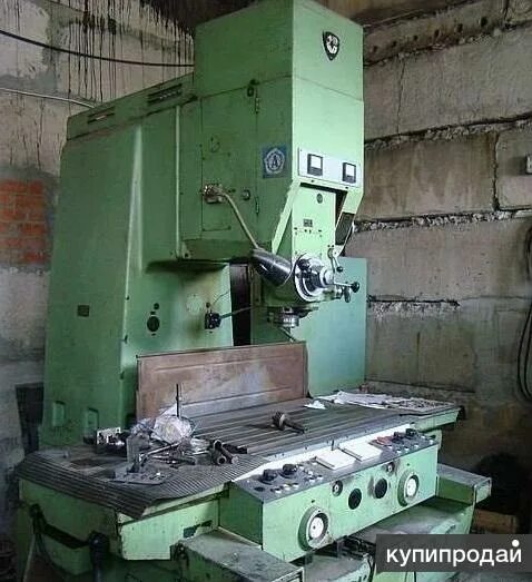 Координатно расточной станок бу. Координатно-расточной станок 2а450. Станок 2е450. 2а430 координатно-расточной станок. 2е450аф30 станок координатно-расточный с чпу.
