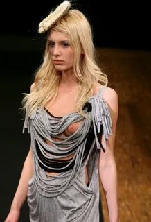 Modeling :: Wpadka, nip slip, see-thru, downblouse.