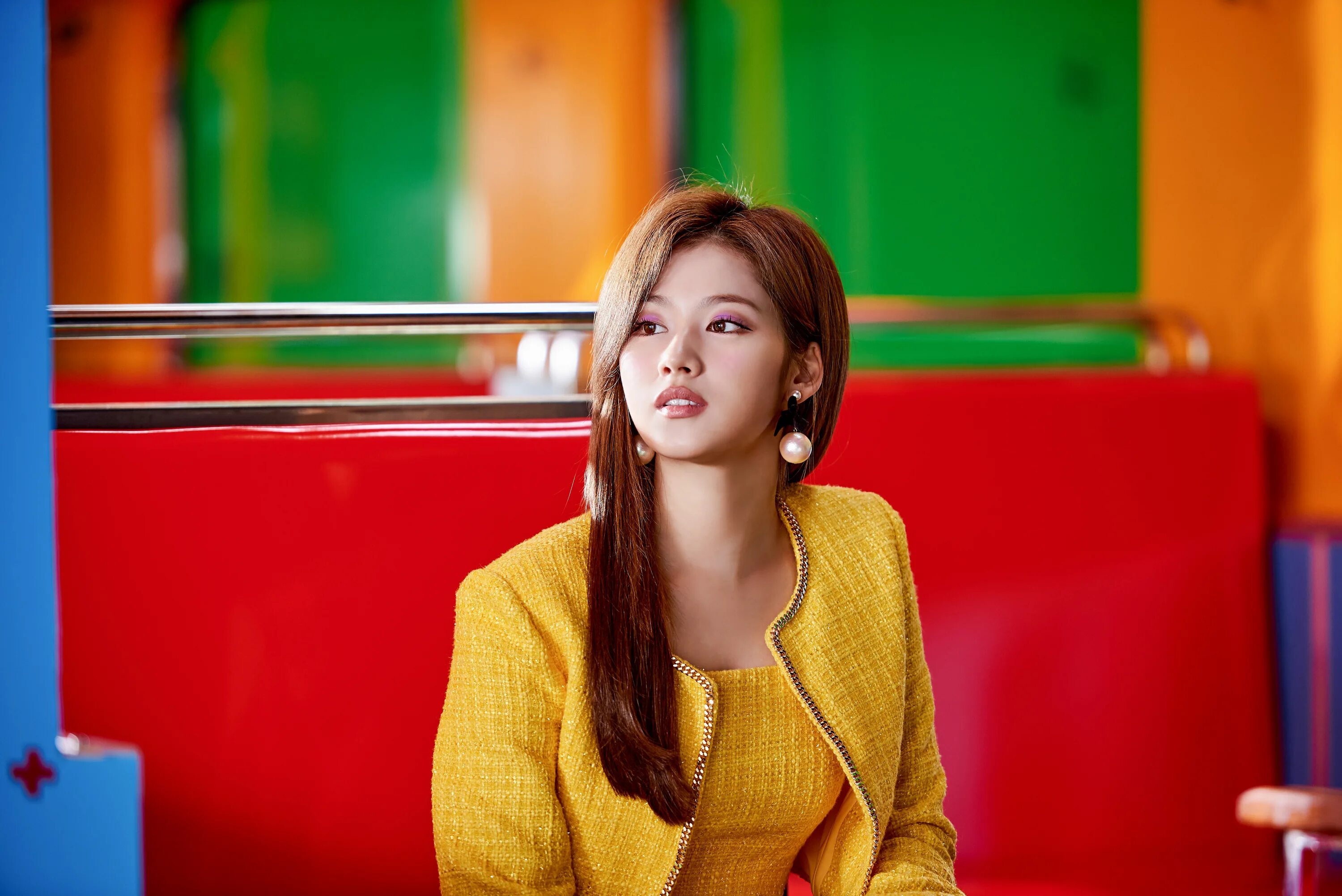Twice look at me. Сана твайс 2025. сана твайс 2025. сана из twice 2025. сана твайс i cant stop me.