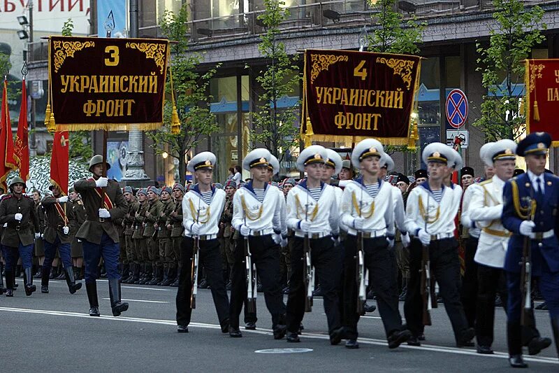 Парад 9 мая 2010. Парад Победы в Киеве 2010. Парад Победы в Киеве 9 мая. Парад Победы 9 мая Киев в 2010. Парад Победы в Киеве 2013.