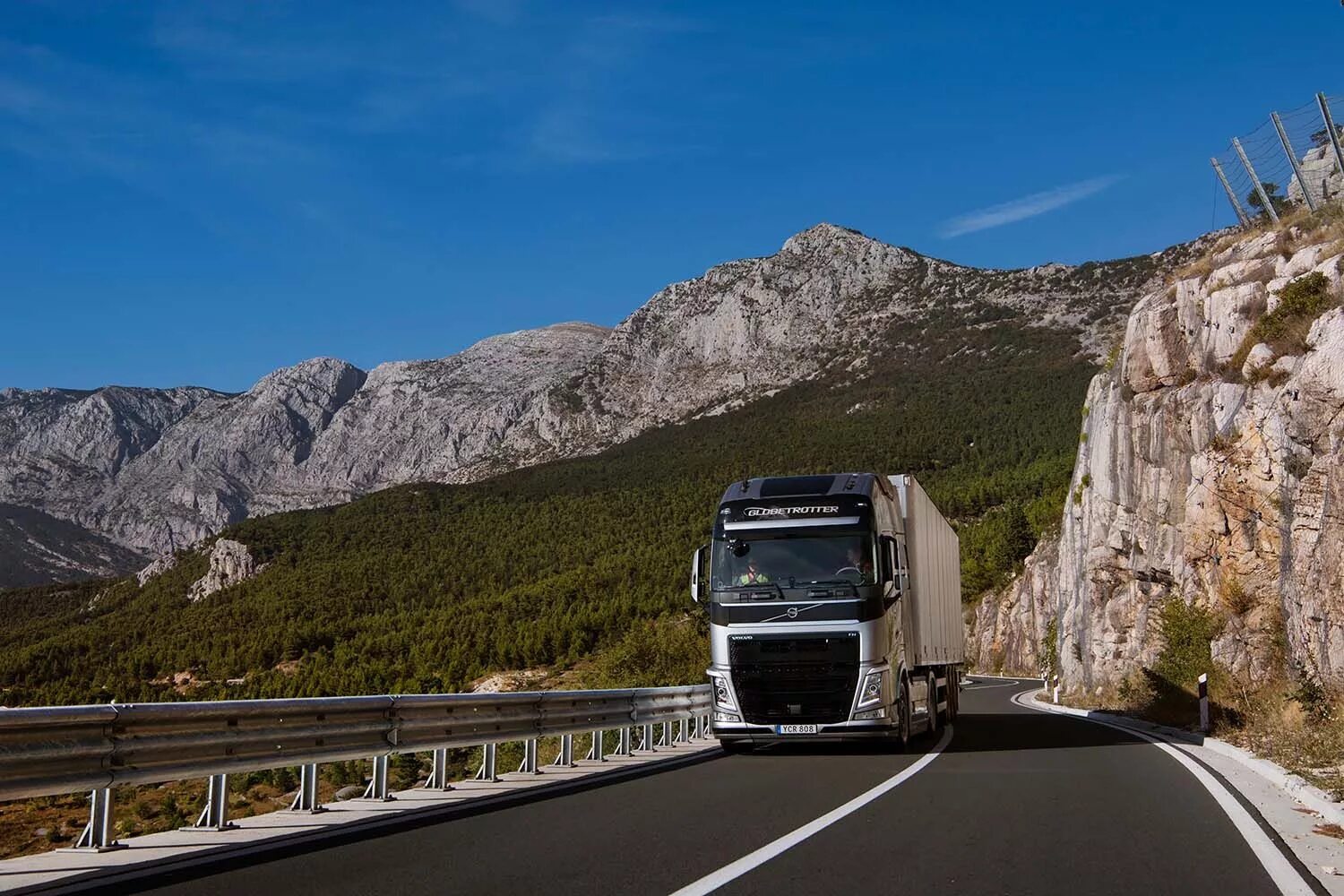 Volvo FH В горах. Volvo Truck 2022. Вольво трак Армения. Грузовик в горах. Остановить грузовик