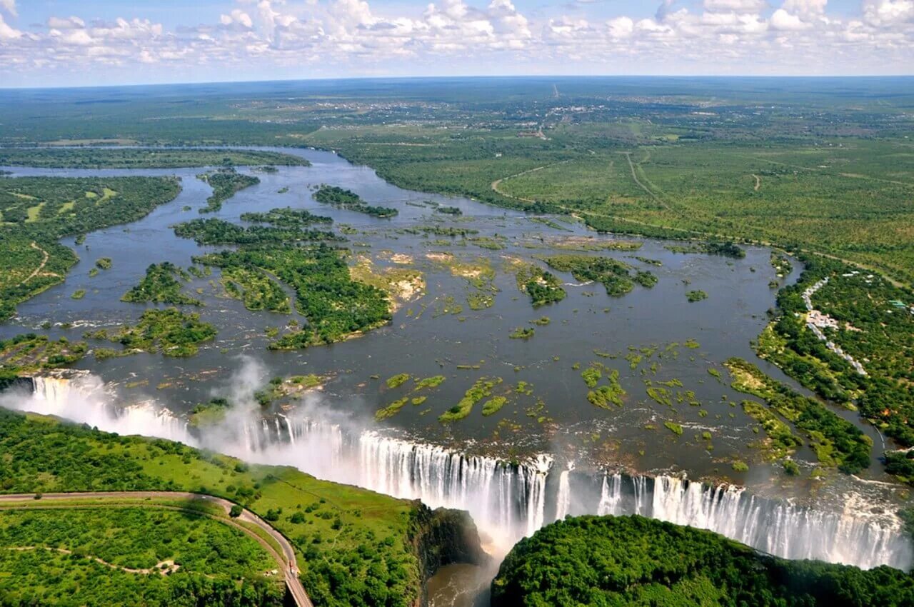 Зимбабве река Замбези. Замбия река Замбези. Озеро ливингстона африка