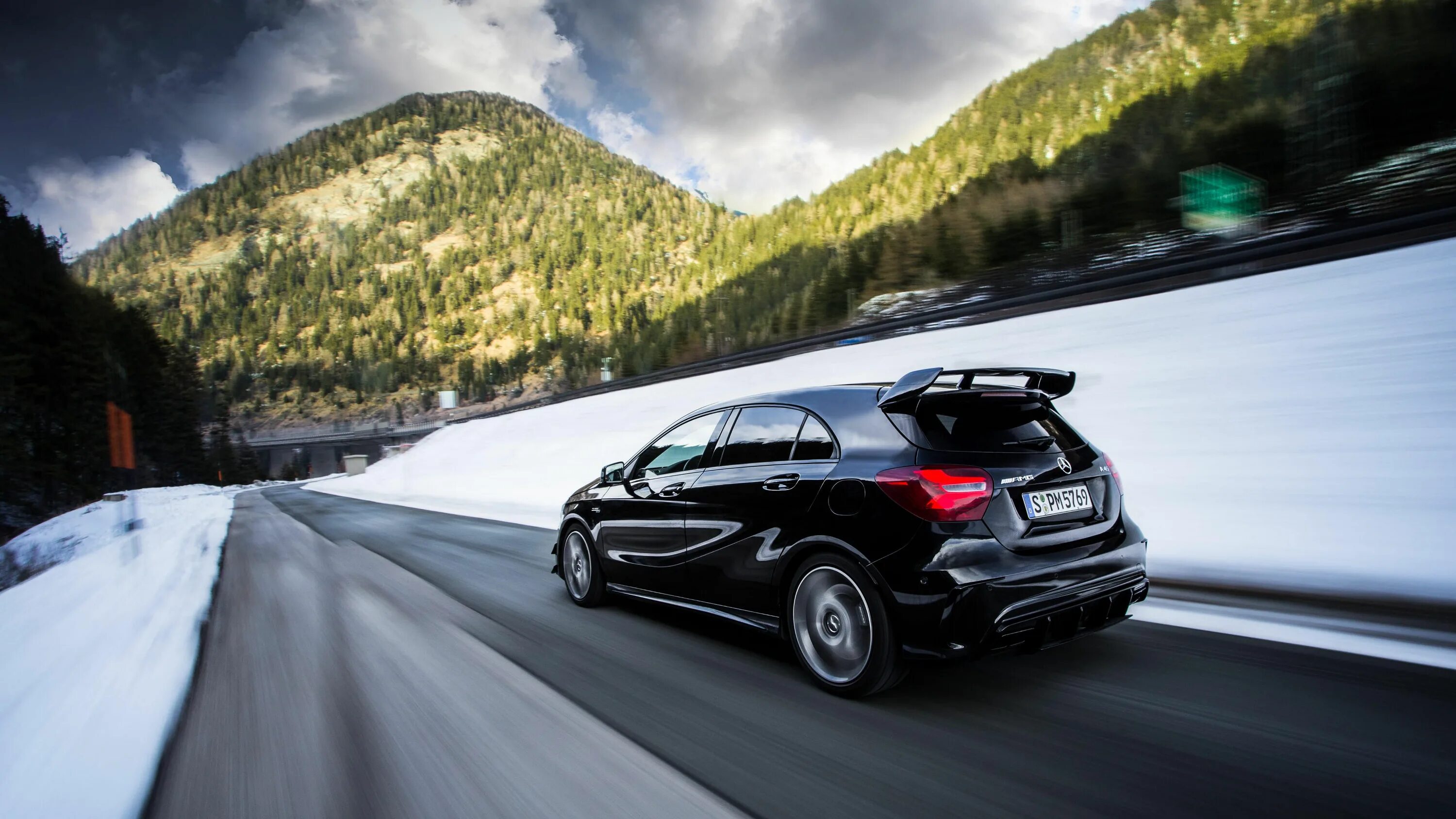 Mercedes a45s AMG. Mercedes a45 AMG Wallpapers. AMG A 45 4-matic 2018. Mercedes a45 туринг.