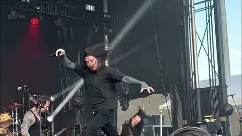 Falling in reverse zombified
