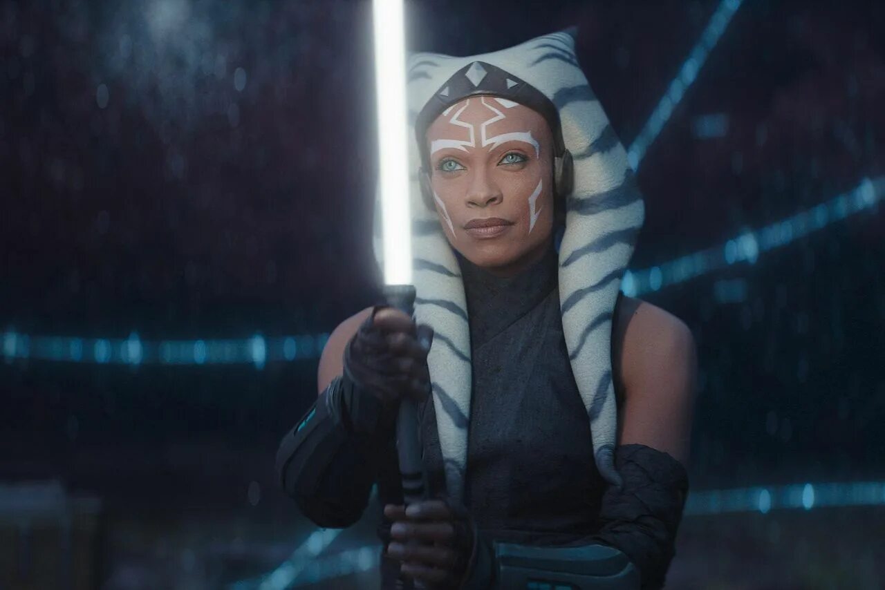 Star wars асока тано. Асока (2022). Асока выход серий. Симс 4 асока тано. Асока тано мандалорец розарио доусон.