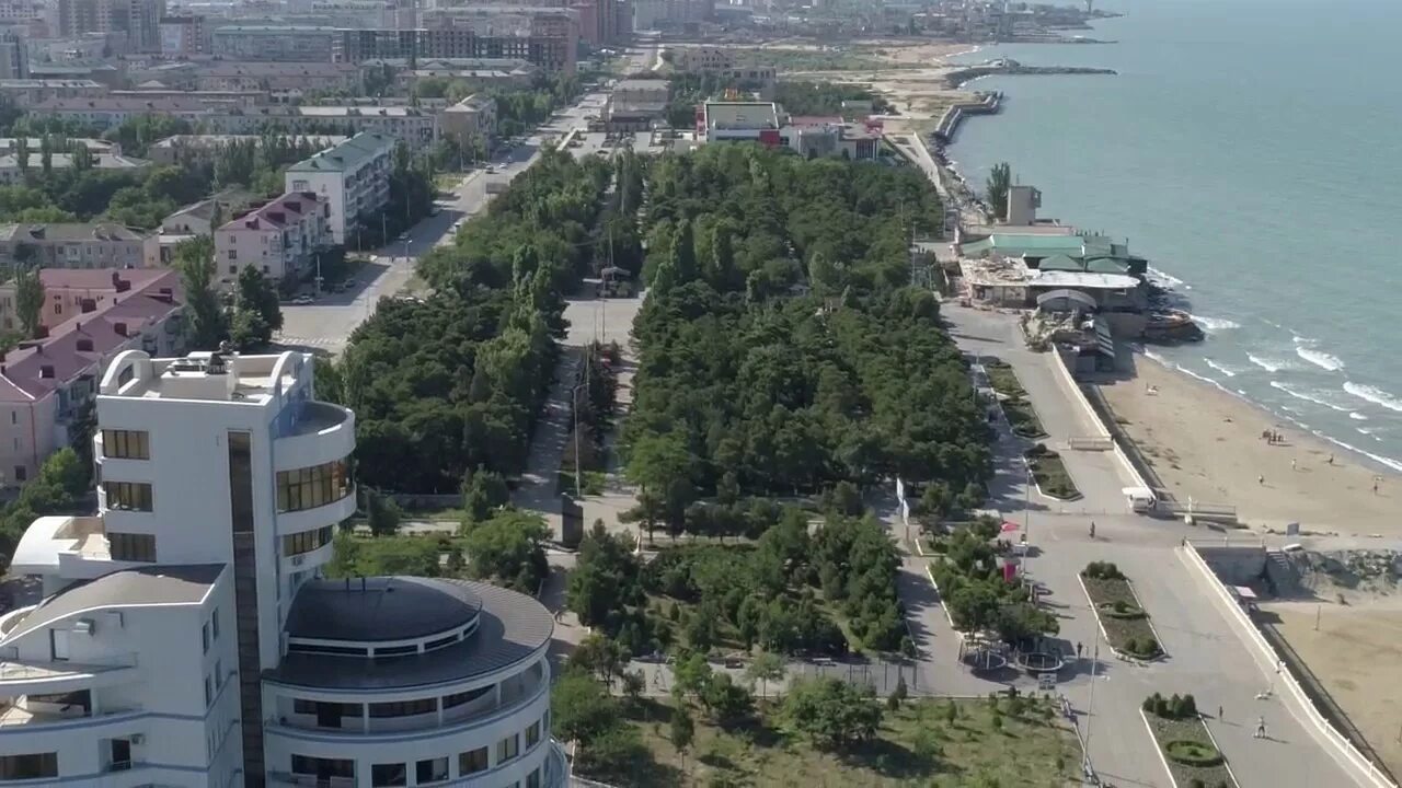 Каспийск город Дагестан. Город Каспийск набережная. Набережная Каспийска Дагестан. Дагестан махачкала каспийск