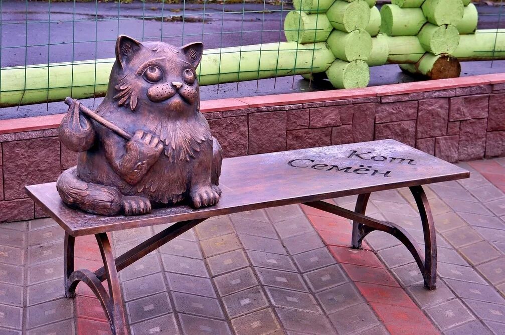 Кот в мурманске. Памятник коту семёну в мурманске. Мурманск памятник коту семену. Памятник коту семёну в мурманске. Кот семён мурманск.