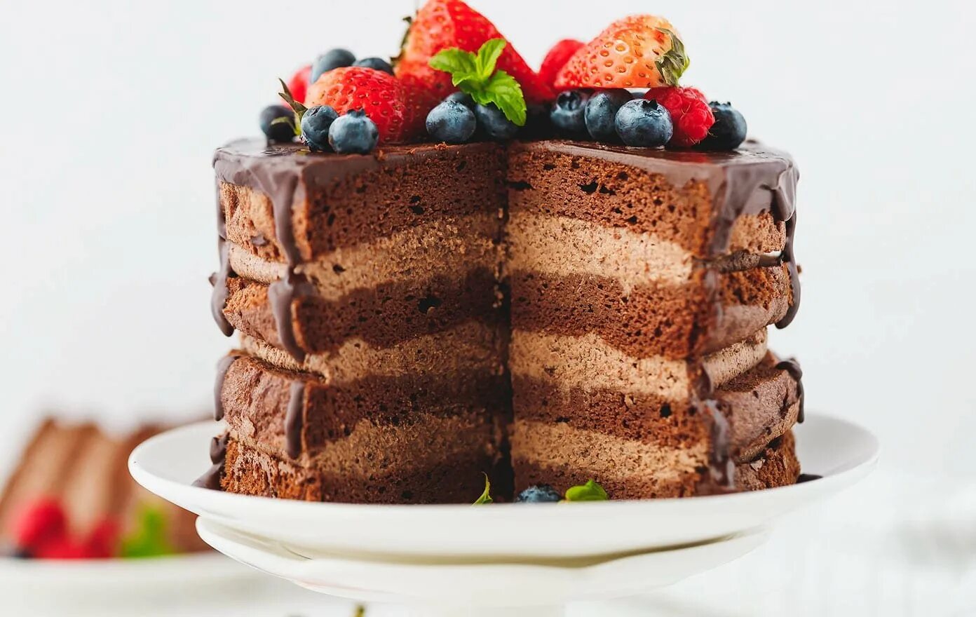 Открытый торт. Шоколадный слоеный торт. Шоколадный торт слоями. Keto Chocolate Cake. Торты и кулинария на ютубе cakes cooking