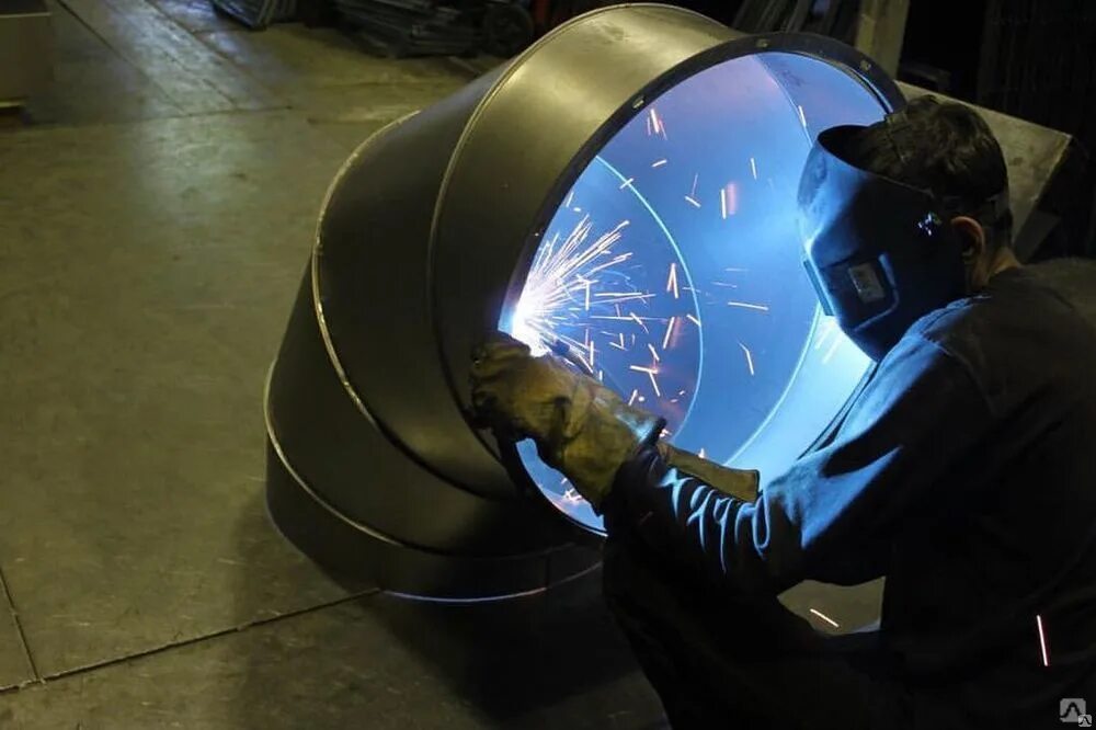 Мма – ручная дуговая сварка. Сварщик. Сварщик (the welder) 2021. Сварочный цех. Работа сварщиком пышма.