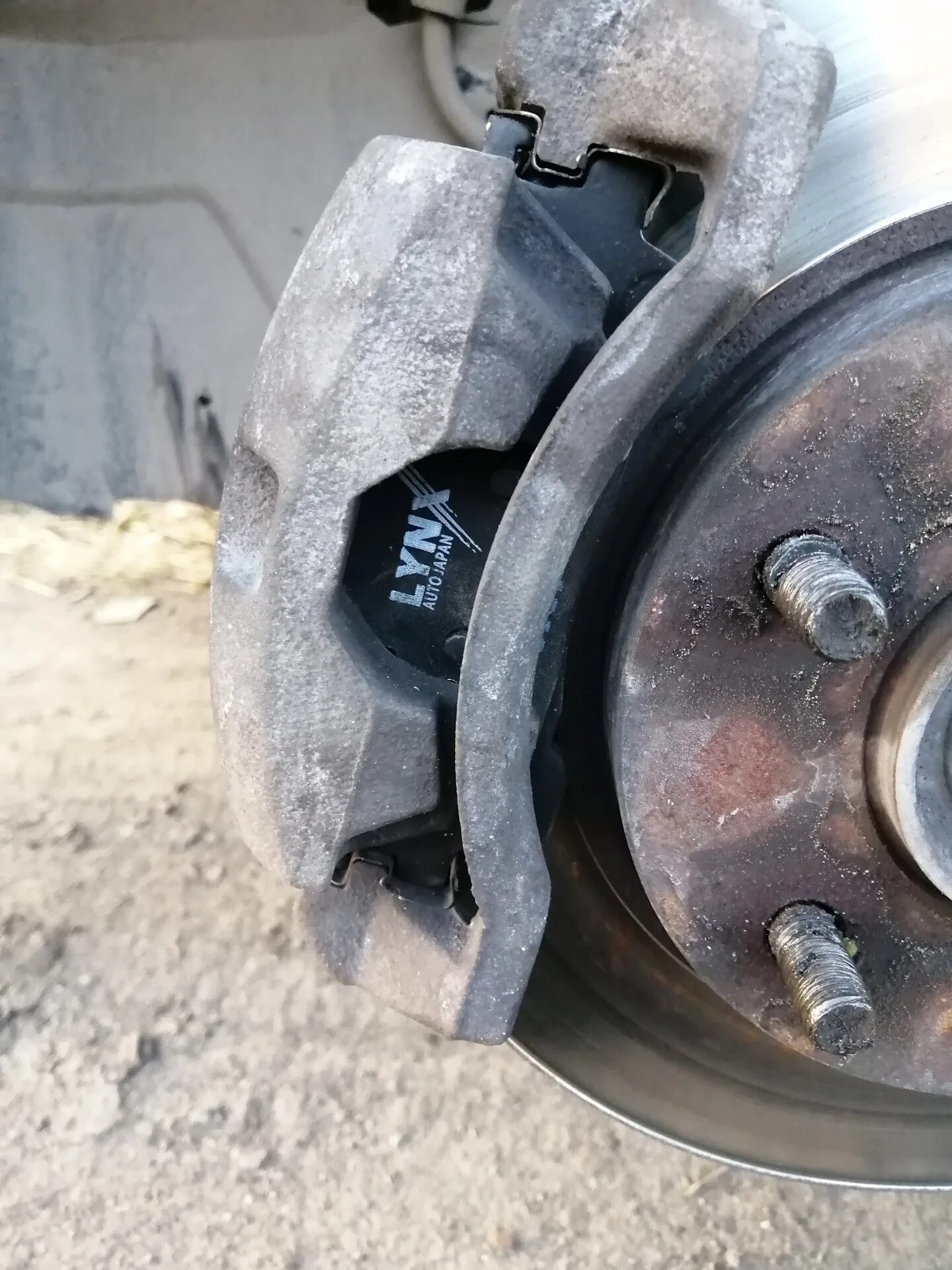 Ремонт 1. Подвеска перед. Замена задних колодок Премаси - Mazda Premacy (1G), 1,