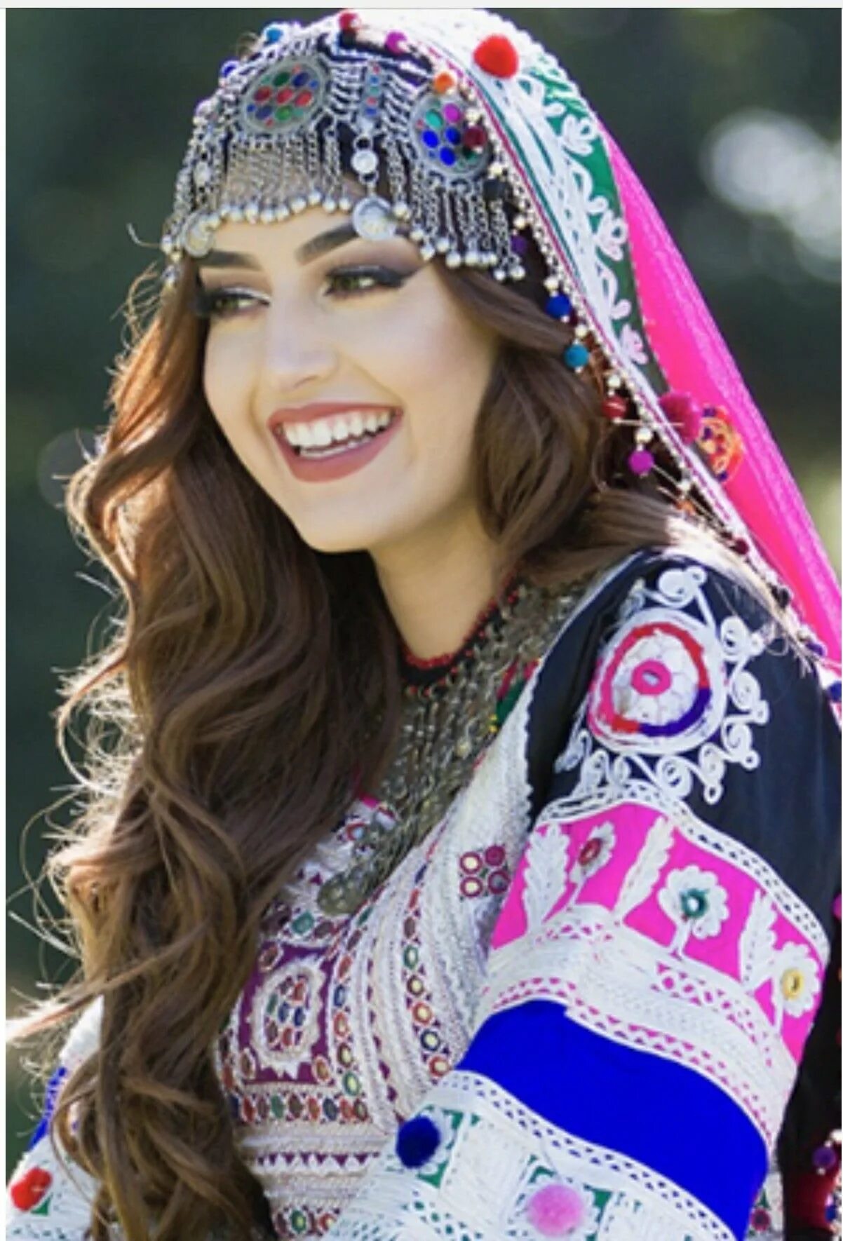 Самые красивые таджики. Гульбахар Бекназар. Певица Зебо. Гульбазар Бекназар модель. Красивые таджикские девушки.