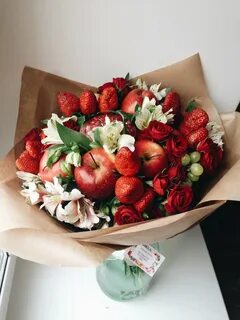 Букет из фруктов клубники