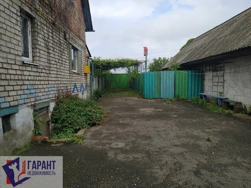 Белоруссия деревня блужа. Дом могилевское направление. Дом могилевское направление. Дом могилевское направление. Деревенский дом вблизи.