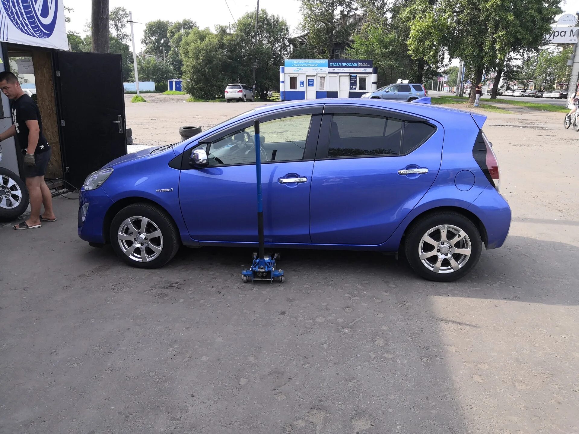 Тойота аква r16. 18 диски toyota aqua. Toyota aqua modellista 2016. Toyota aqua на дисках. Диски toyota aqua r17.