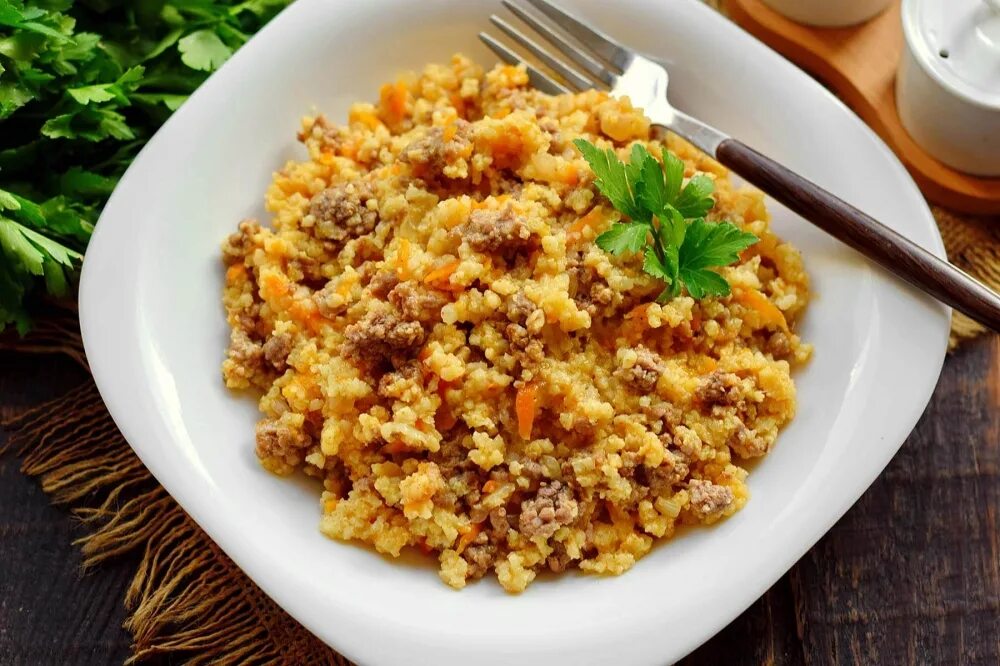 Гречка, амарант, киноа, пшено, овсянка. Гречка с пшеном. Рис и гречка. Пшеничная крупа с овощами. Крупы гречка рис пшено.