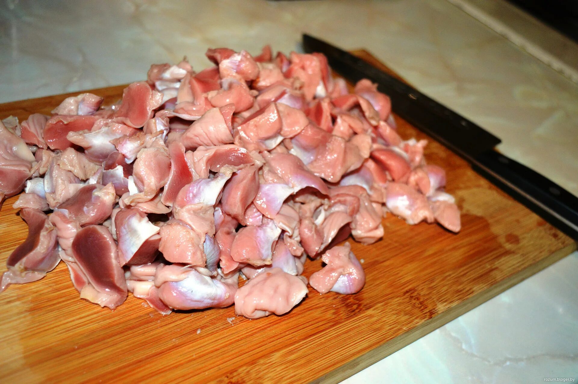 Как правильно куриные желудки. Куриные субпродукты. куриные субпродукты желудочки.