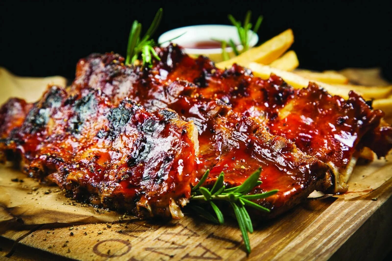 мясные блюда. ресторанные блюда. блюда из свинины. европейские блюда. горячие блюда.