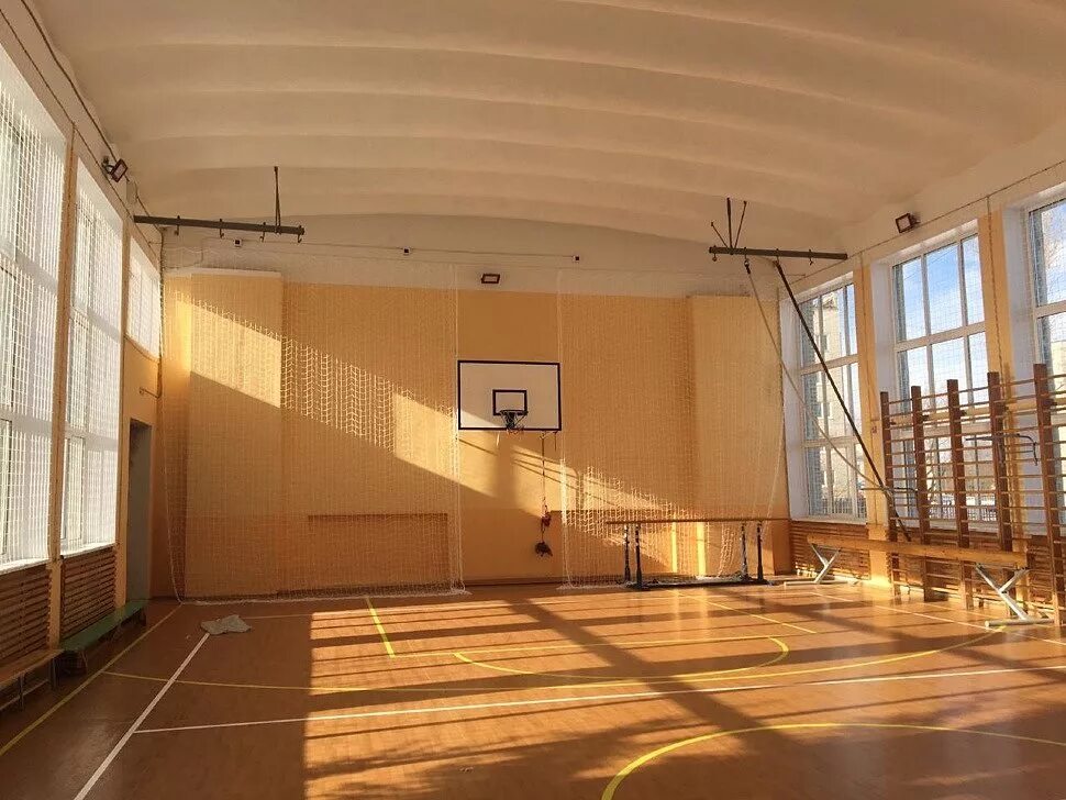 Спортивный зал в школе. Школьный зал заменить. Спортзал в школе. 65 школа актовый зал. Московская школа 1412 спортзал.