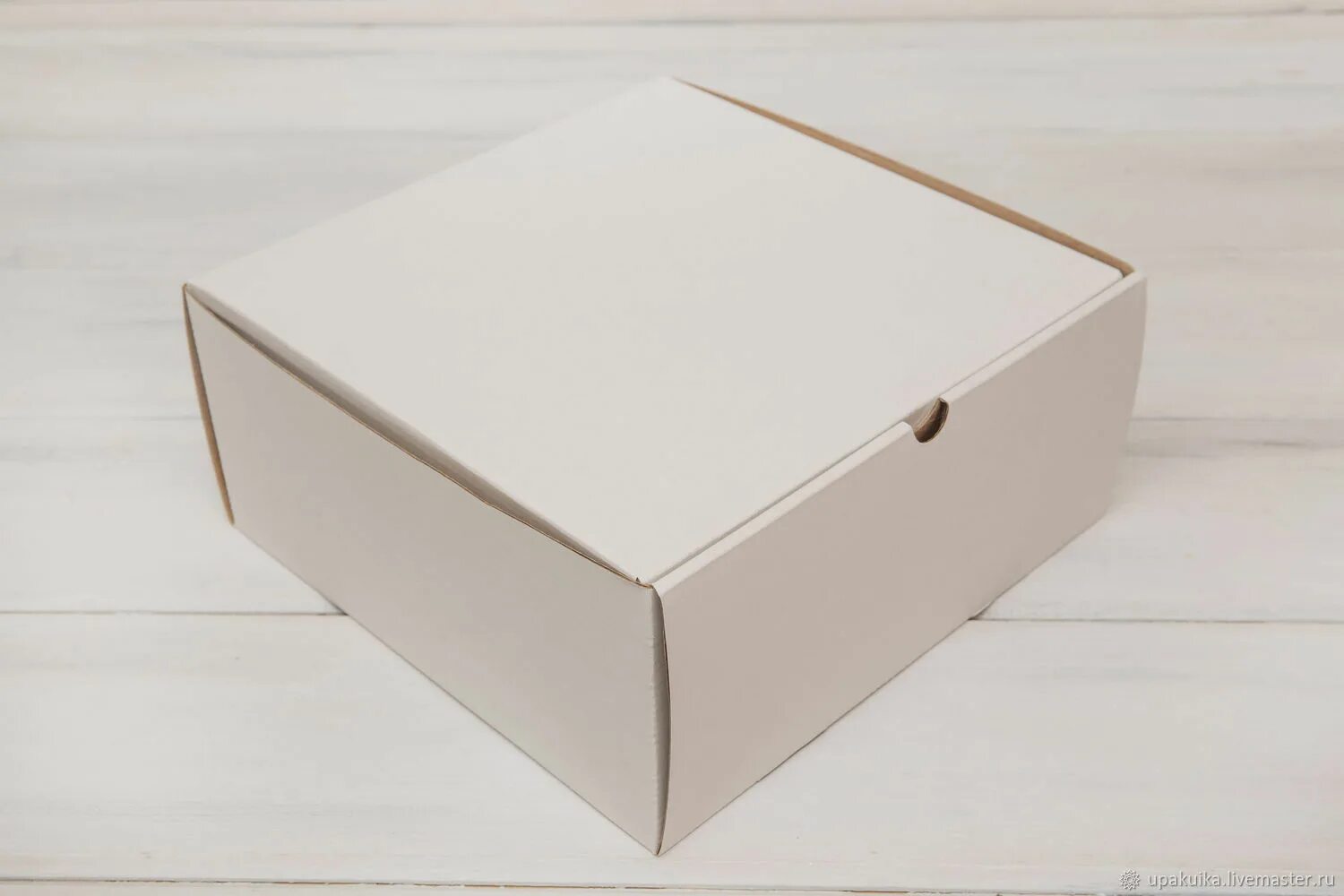 Коробка белая картонная. Коробка из белого картона. Коробка для высокого пирога. Коробка из плотного картона.