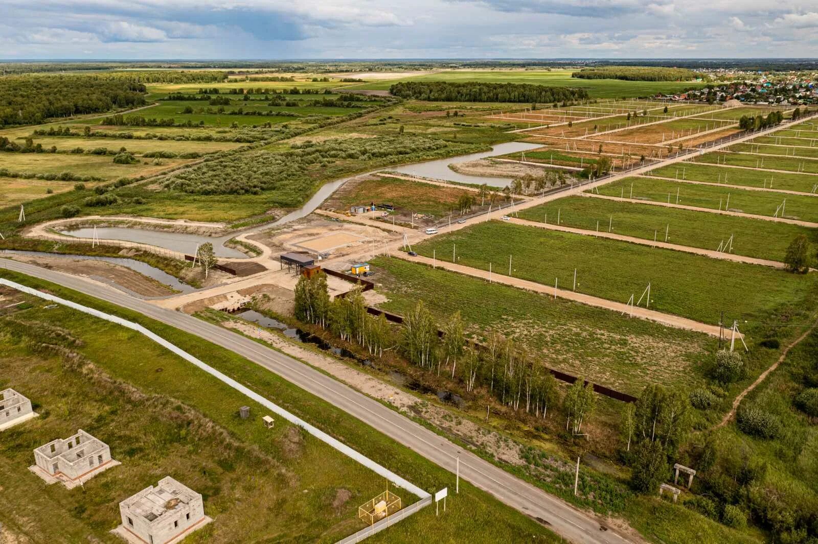 Поселок березовый участки. Кп береза парк тюмень. берёзовый парк коттеджный поселок. береза парк тюмень коттеджный поселок тюмень. береза парк квартал у озера.