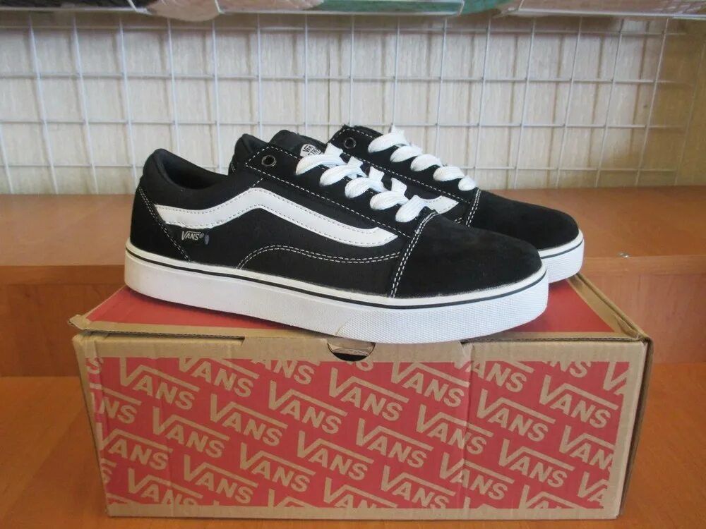 Авито олд. Кеды ванс олд скул женские. vans off the wall кеды женские. коробка от ванс олд скул. vans кеды old school расцветки.