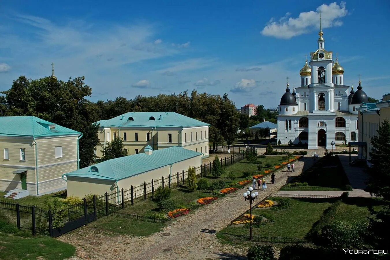 Дмитров город в Московской области. Дмитров центр города. Достопримечательности Дмитрова Московской области.