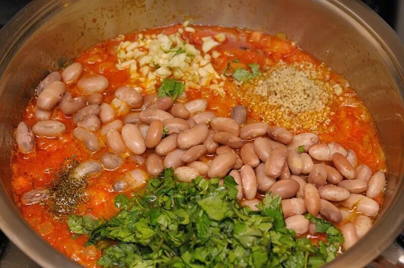 Салат с фасолью и огурцом. Салат из фасоли. Фасоль отварная. Как отварить фасоль для салата. Как отварить фасоль для салата.