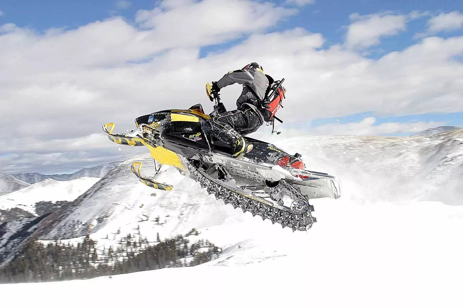 Polaris снегоходы горные 2024. Экипировка снегоходная Арктик Кэт. Ski-Doo: snowmobile Challenge. Горный снегоход Polaris руль. Сноумобиле форум