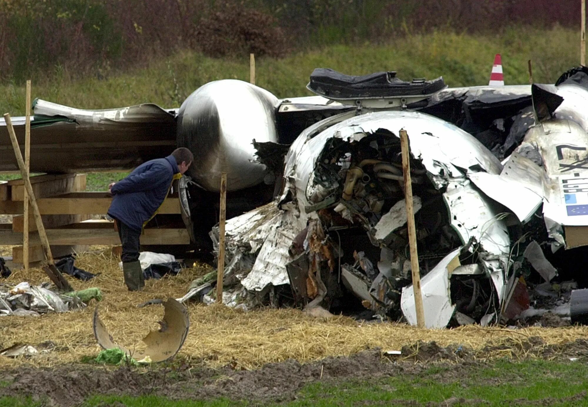 Авиакатастрофа 1 июля 2002 года над боденским озером. Авиакатастрофа над озером. Катастрофа ту 154 боденским озером. Авиакатастрофа над озером. Катастрофа ту-154м над боденским озером.