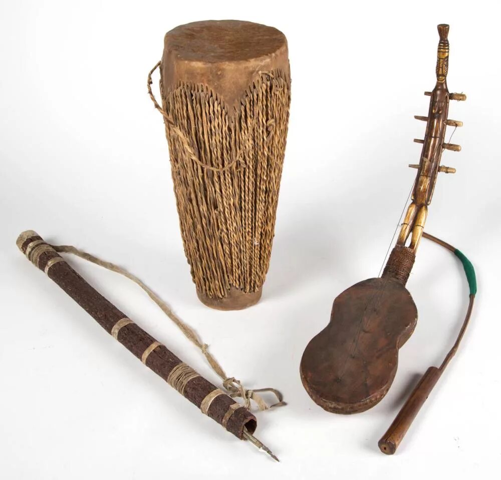 Музыкальный инструмент африки сообщение. Африканские музыкальные инструменты. Национальный Африканский инструмент. Традиционные африканские инструменты. Национальные музыкальные инструменты Африки.