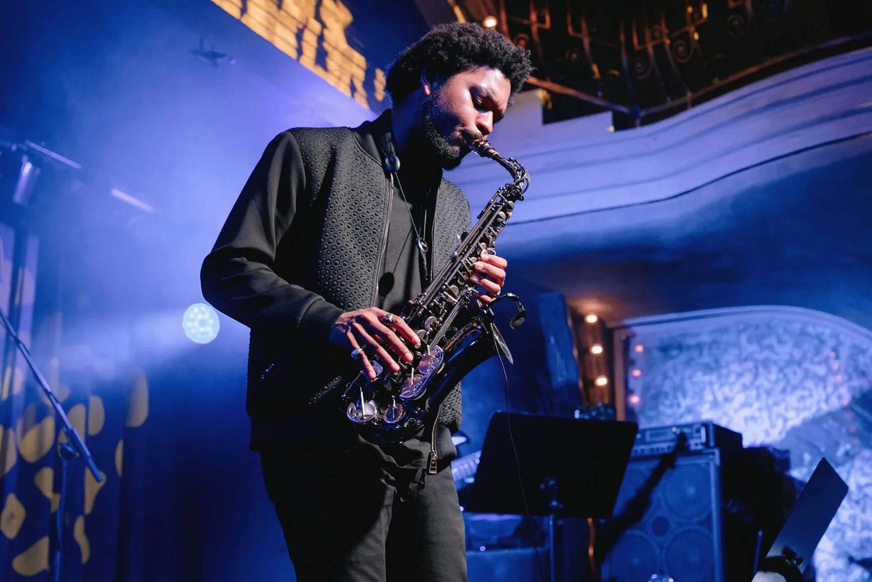 стенд ап комик сбрамов. Stand up концерт. шоу импровизация шастун. стендап джаз. стендап джаз.