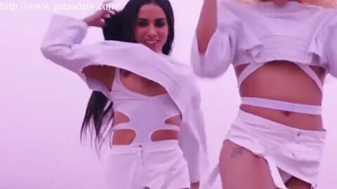 Anitta pagando peitinho em Clip Major Lazer Sua Cara - Slow Motion e Zoom -...