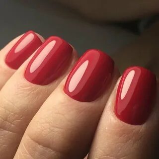 Однотонные красные ногти