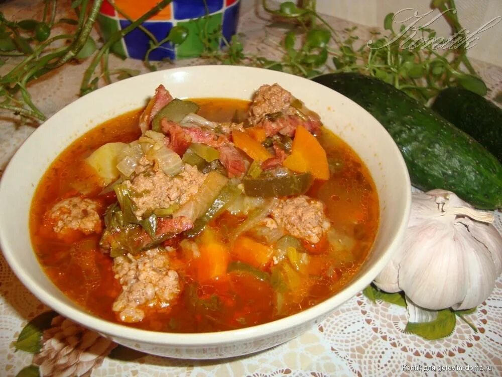 Солянка рецепт приготовления фото пошагово рецептов. Солянка из курицы. солянка мясная с картошкой и огурцами. солянка с курицей и колбасками. солянка мясная с картошкой и колбасой.