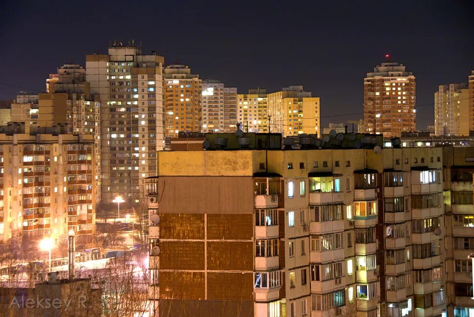 Жилой дом 16 этажей. Вид из окна с 12 этажа. 12 этаж. Женщина с ребенком выпали из окна 12 этажа в астане. Вид с 17 этажа ночь.