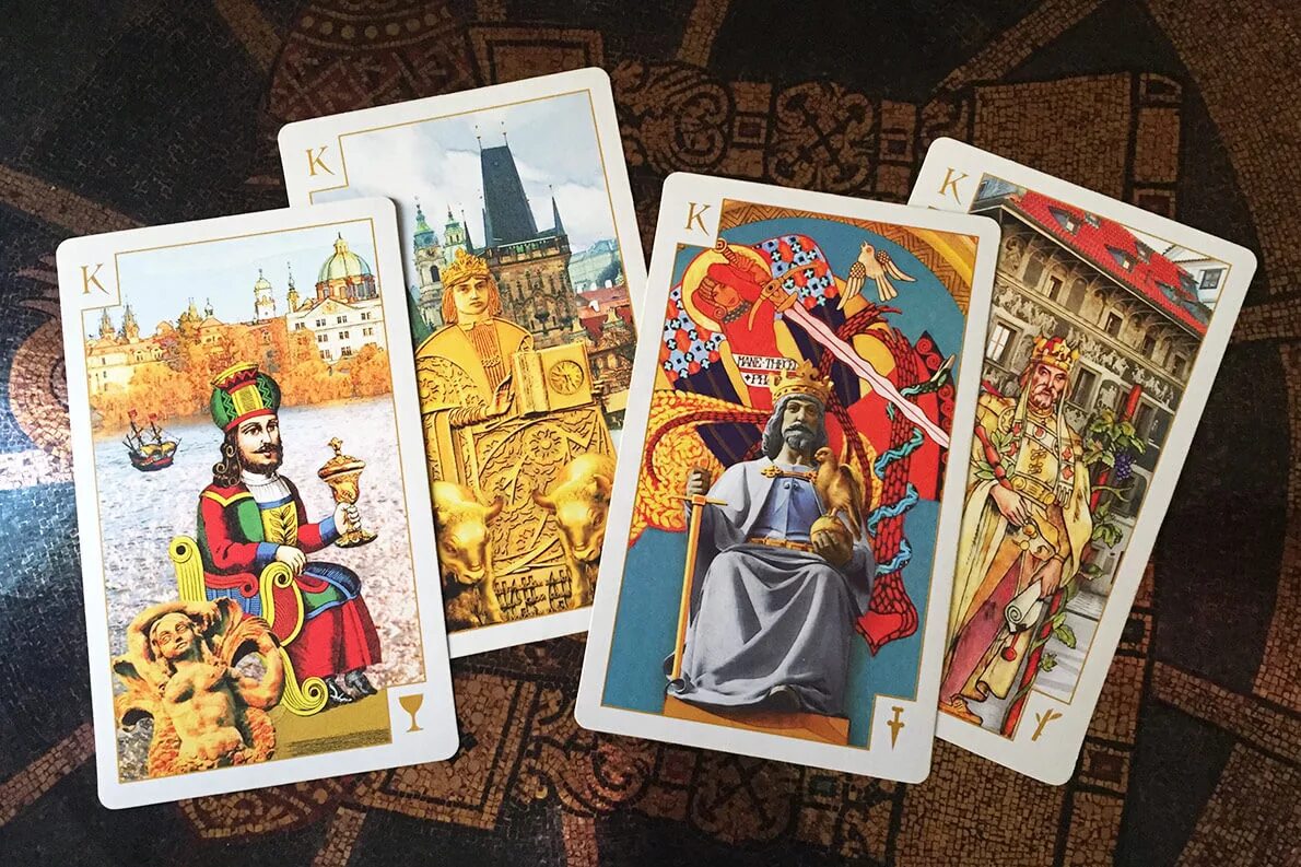 Таро интеграция новое. Таро Мазепус. Таро Orient Tarot Deck. Таро maconnique. Таро мистера Панча.